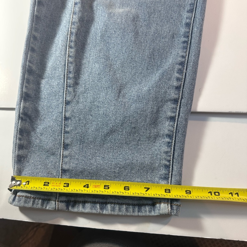 Jessica Simpson Size 2 Barrel Jeans/Curved Fit Medium Wash Denim Excellent Cond - Picture 9 of 9